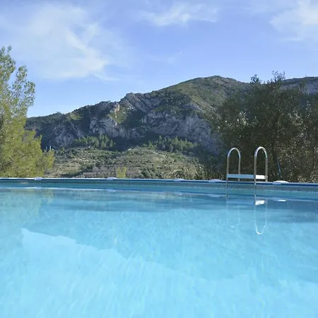 Casa Les Roques * Llosa de Camacho