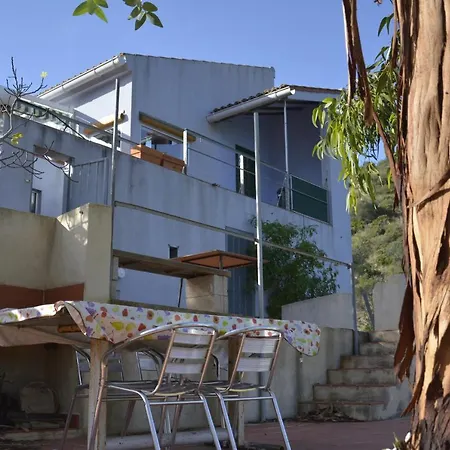 Casa Les Roques Сasa de vacaciones Llosa de Camacho